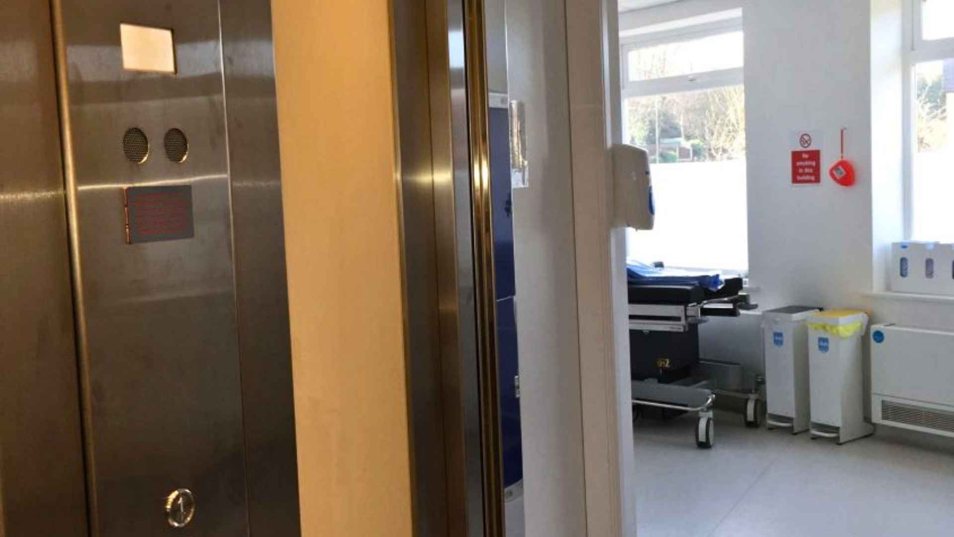 manchester-clinic-lift01 Lift